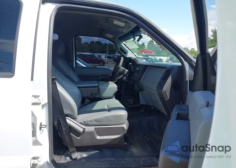 2013 Ford F-250 Xl z USA, uszkodzony, nr VIN 1FT7W2BT1DEB76614